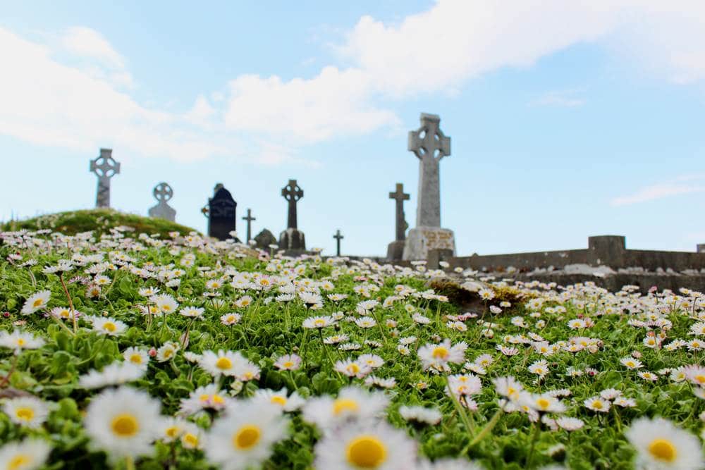 Scattery island cemetery 