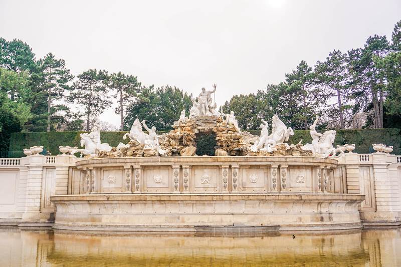 Schönbrunn fountain